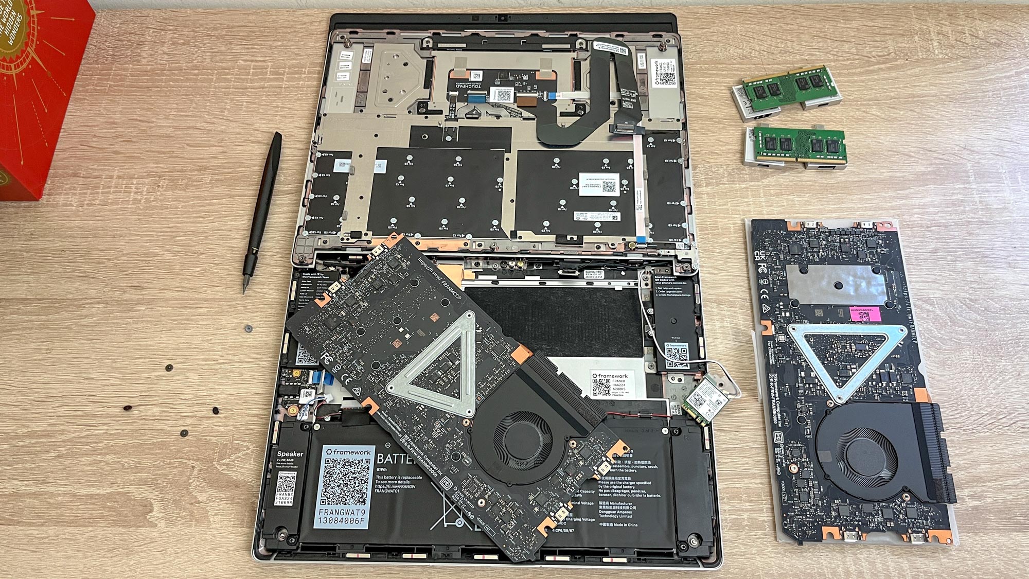 Framework Laptop CPU Swap σε εξέλιξη