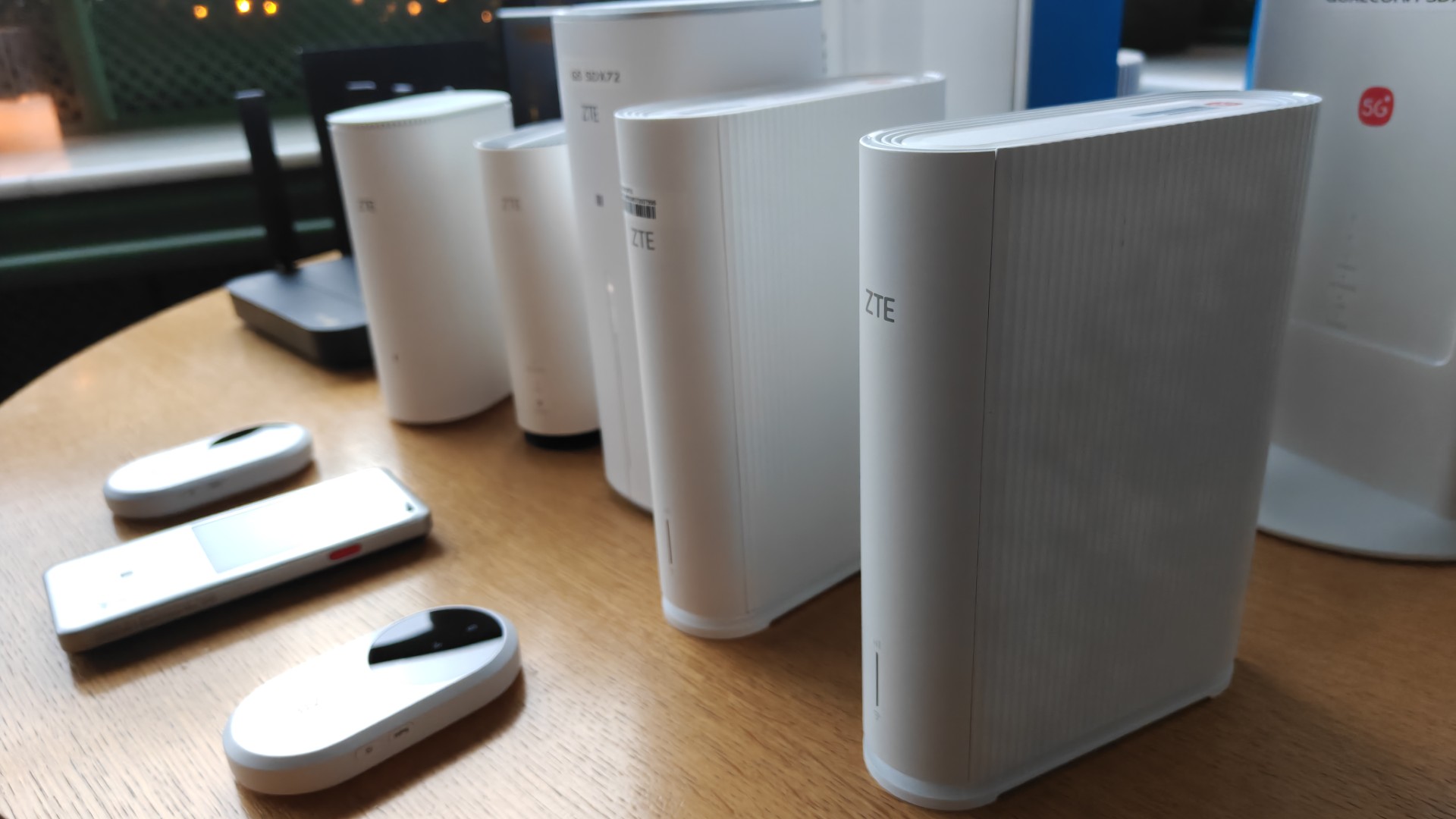 «Η Τεράστια Συνεργασία ΖΤΕ και ΑΜΥ: Ανάπτυξη που Αλλάζει τα Δεδομένα!» «Η Τεράστια Συνεργασία ΖΤΕ και ΑΜΥ: Ανάπτυξη που Αλλάζει τα Δεδομένα!»