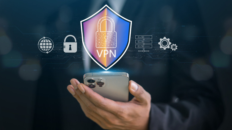 Ένα VPN σε χρήση σε ένα iPhone με μια ψηφιακή αναπαράσταση που αιωρείται πάνω από την οθόνη.