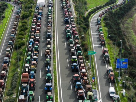 «Αγρότες Ξεσηκώνονται: Η Κυβέρνηση Κλείνει τους Δρόμους – Συνεχίζουμε τις Μαζικές Κινητοποιήσεις!» «Αγρότες Ξεσηκώνονται: Η Κυβέρνηση Κλείνει τους Δρόμους – Συνεχίζουμε τις Μαζικές Κινητοποιήσεις!»