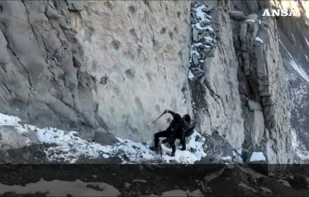 «Απίστευτο! Βρέθηκαν Χιλιάδες Δεινόσαυροι στην Ιταλία: Ανακαλύφθηκαν Αποτυπώματα 210 Εκατομμυρίων Ετών στους Βράχους των Άλπεων! [Videos]»