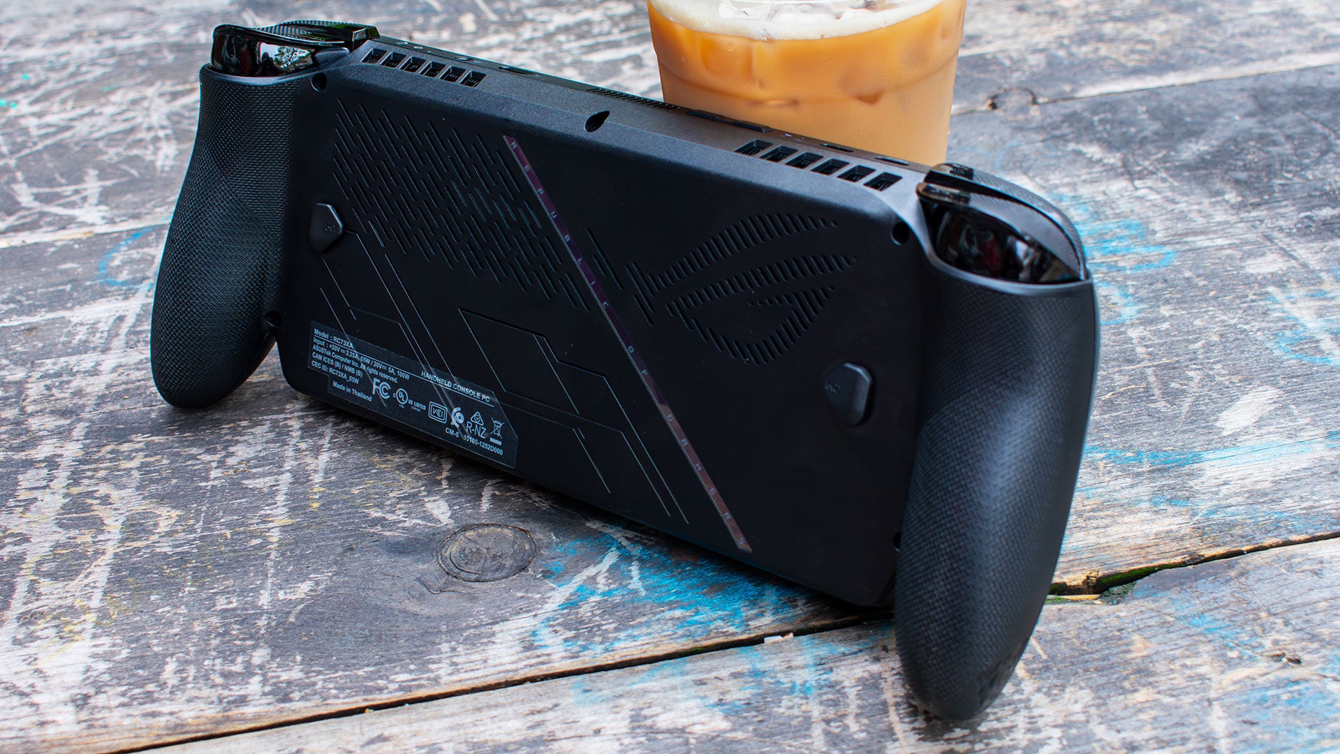 Ανακάλυψε την Απόλυτη Gaming Εμπειρία: Η Ριζοσπαστική Κριτική του Asus ROG Xbox Ally X!