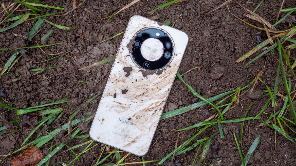 Over the past few weeks, I've learned the Honor Magic 8 Lite is nearly impossible to kill thanks to its 7500mAh battery, built-in drop resistance, and IP69K rating that rivals the most expensive flagships