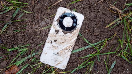 Over the past few weeks, I've learned the Honor Magic 8 Lite is nearly impossible to kill thanks to its 7500mAh battery, built-in drop resistance, and IP69K rating that rivals the most expensive flagships