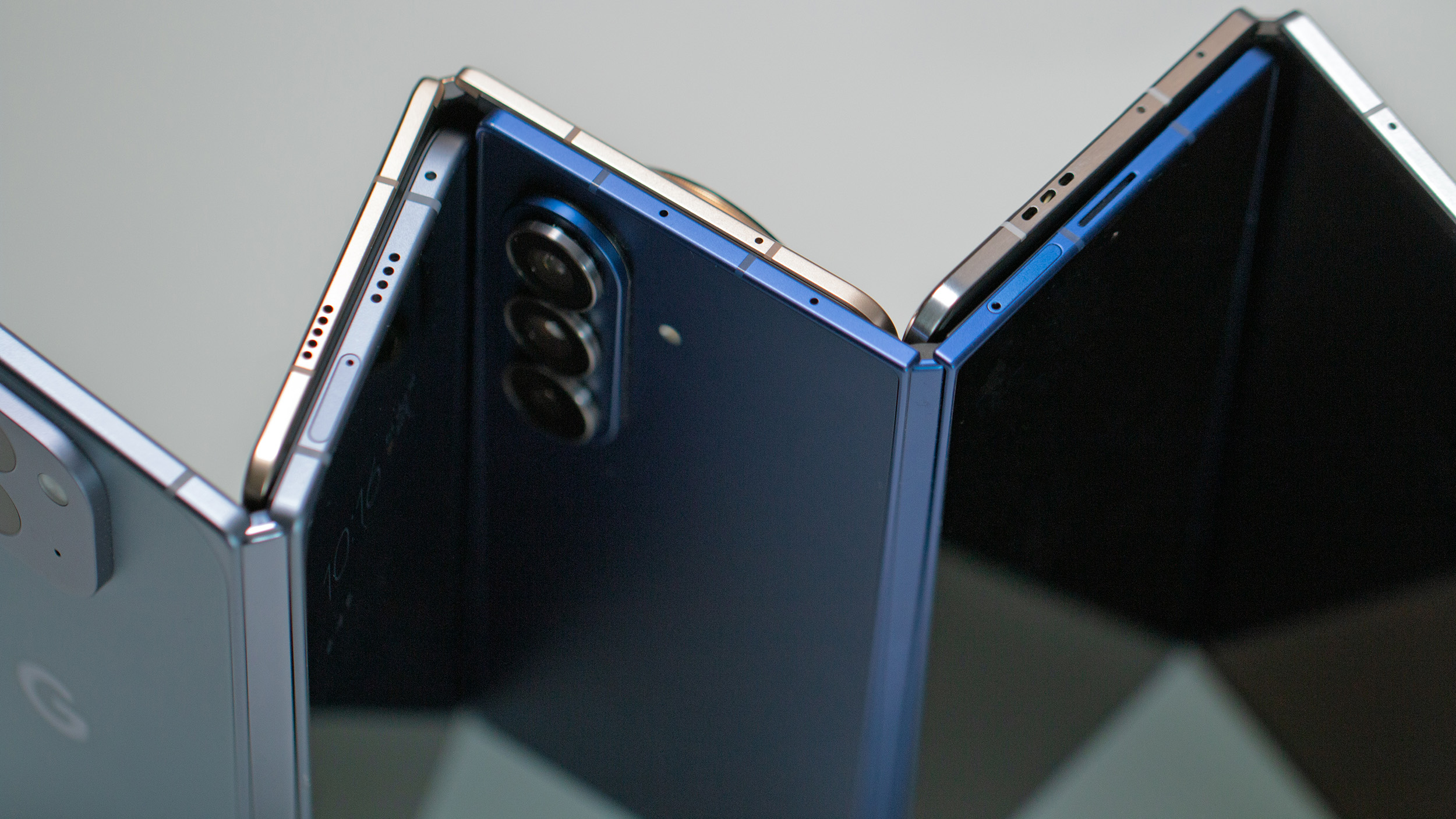 Pixel 10 Pro Fold, Honor Magic V5, Samsung Galaxy Z Fold 7, διαπλεκόμενοι μεντεσέδες Oppo Find N5