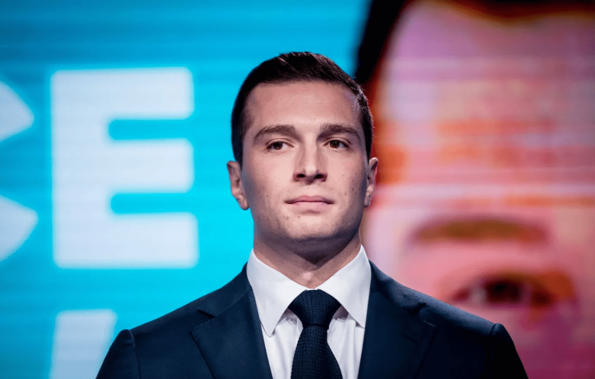 «Μπαρντελά: Αλήθεια, Θαυμάζει ή Ρίχνει Χαστούκι στον Ντόναλντ Τραμπ;» – «Μπαρντελά: Αλήθεια, Θαυμάζει ή Ρίχνει Χαστούκι στον Ντόναλντ Τραμπ;» -