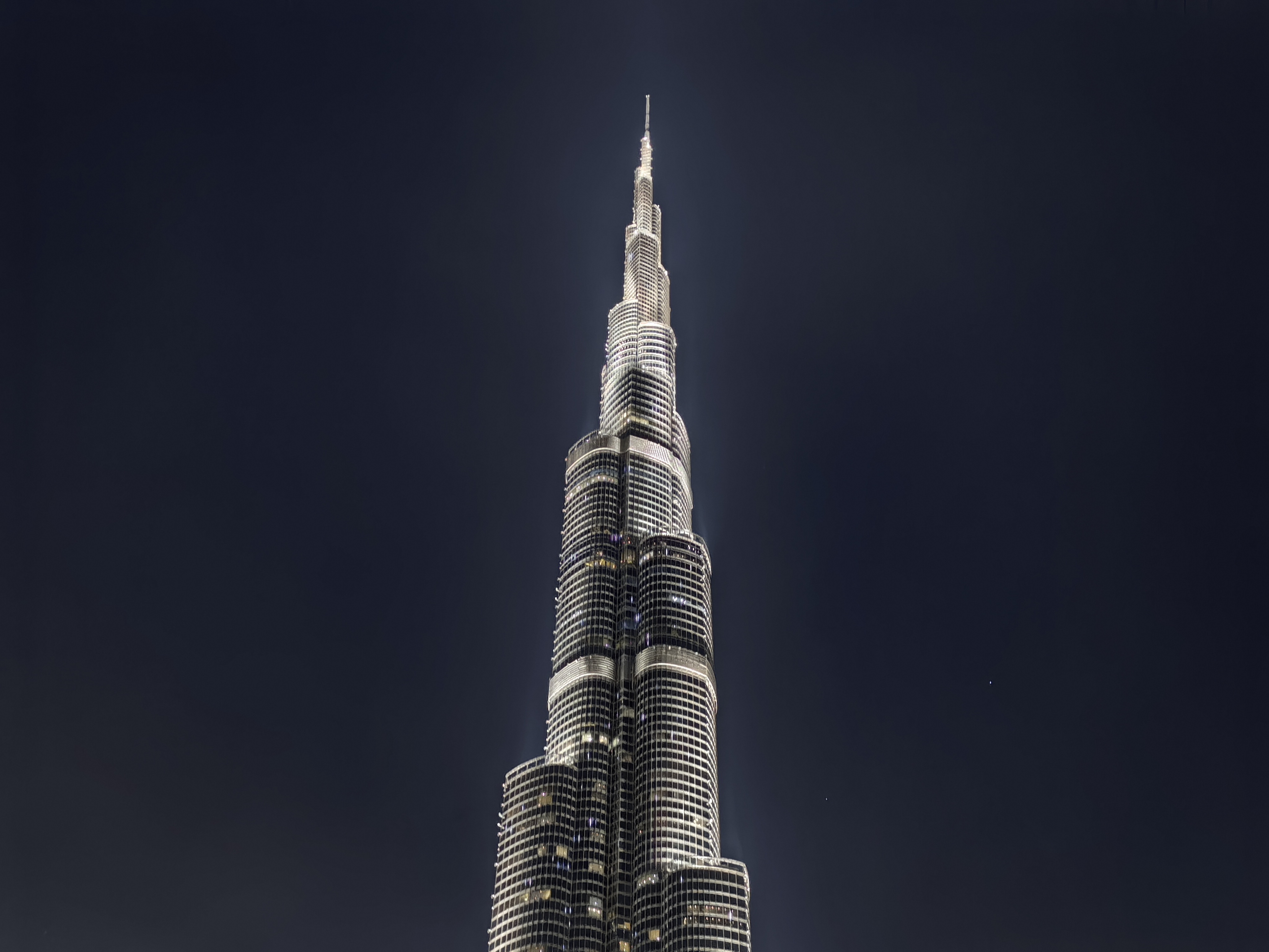 Χρησιμοποίησα το Mate X7 της Huawei για να τραβήξω φωτογραφίες από το ψηλότερο κτήριο στον κόσμο και είμαι πεπεισμένος ότι αυτό το πτυσσόμενο έχει τις καλύτερες κάμερες Δοκιμή κάμερας Huawei Mate X7 στο Ντουμπάι