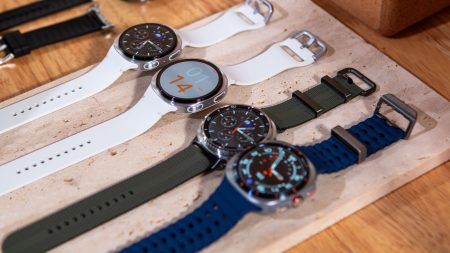Wear OS το 2025: Πώς τα έξυπνα ρολόγια Pixel, Galaxy και OnePlus τα πήγαν ενάντια στις προσδοκίες μας