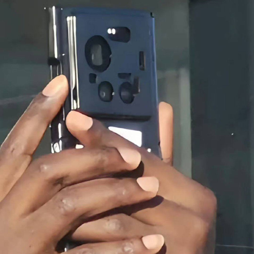 Η εικόνα που διέρρευσε το Xiaomi 17 Ultra δείχνει σημαντική αλλαγή στην εμφάνιση της κάμερας Η εικόνα που διέρρευσε το Xiaomi 17 Ultra δείχνει σημαντική αλλαγή στην εμφάνιση της κάμερας