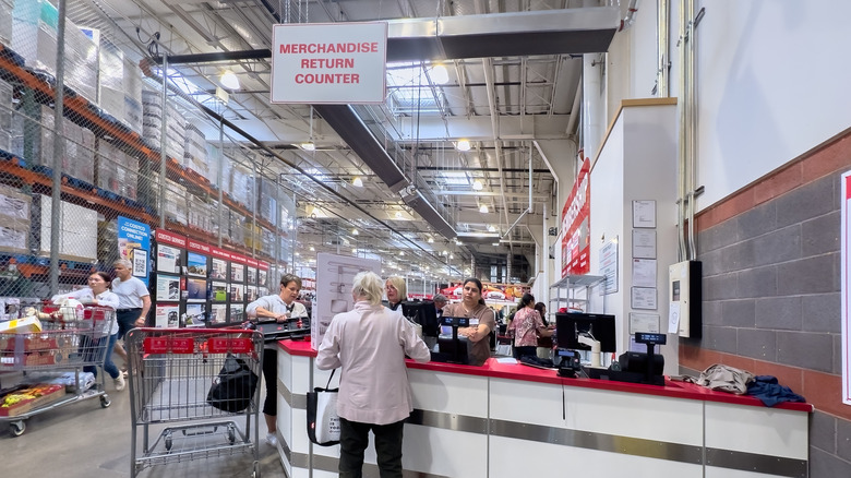 Πάγκος επιστροφής εμπορευμάτων της Costco