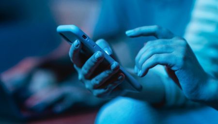 Τι συμβαίνει όταν απειλήσεις τα chatbots ότι θα τα κλείσεις; Οι απίστευτες αντιδράσεις τους!