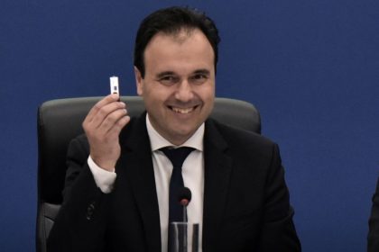 «Το 2025: Δείτε πώς ο Παπαστεργίου θα φέρει επανάσταση στην ψηφιακή εποχή της Ελλάδας!»