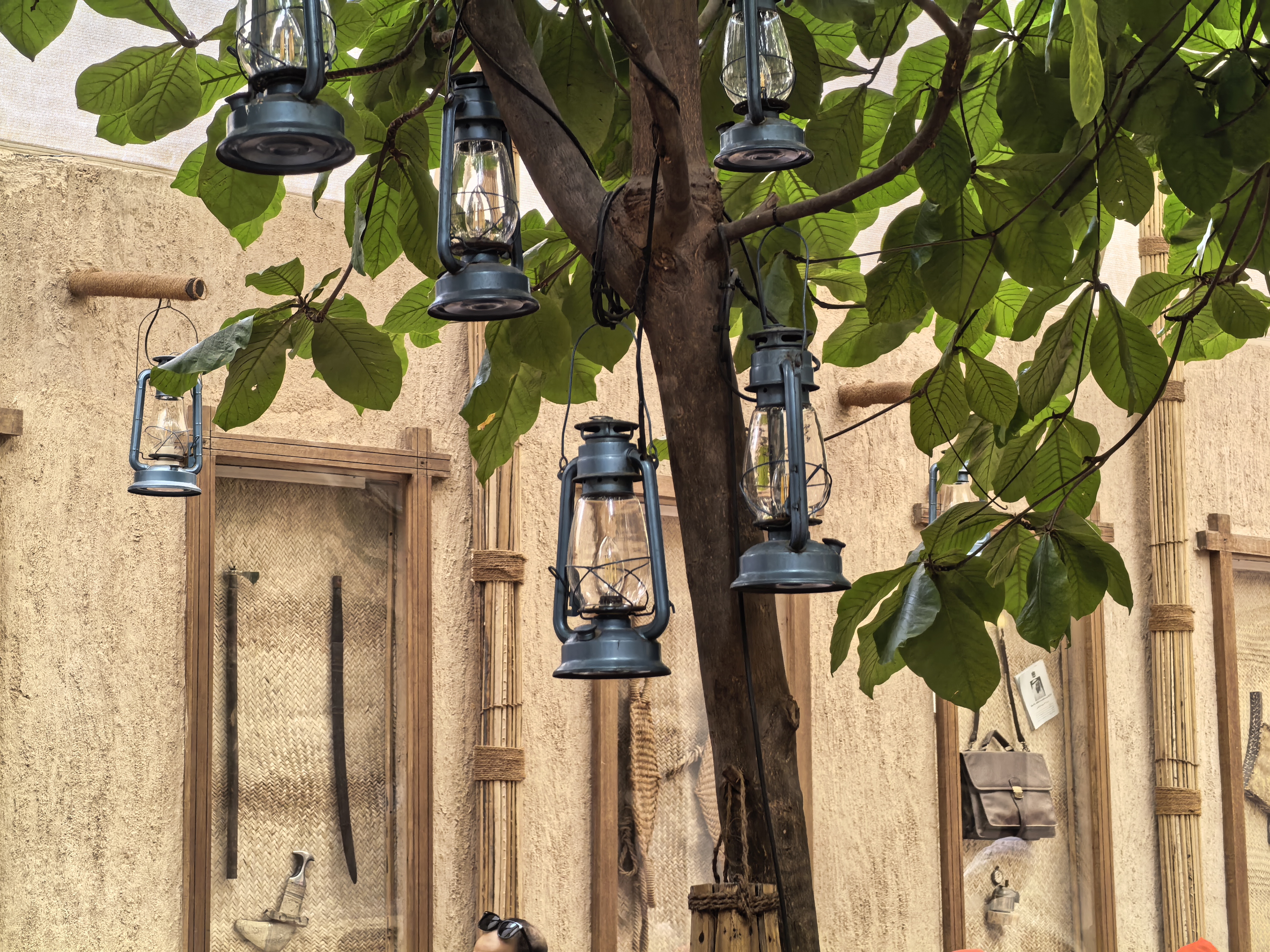 Χρησιμοποίησα το Mate X7 της Huawei για να τραβήξω φωτογραφίες από το ψηλότερο κτήριο στον κόσμο και είμαι πεπεισμένος ότι αυτό το πτυσσόμενο έχει τις καλύτερες κάμερες Δοκιμή κάμερας Huawei Mate X7 στο Ντουμπάι