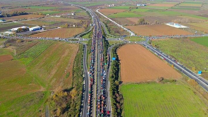 Αγροτικές Κινητοποιήσεις: Η Εβδομάδα που Ξεσηκώνει! Δείτε Ποια Αιτήματα τρίζουν την Οικονομία! Αγροτικές Κινητοποιήσεις: Η Εβδομάδα που Ξεσηκώνει! Δείτε Ποια Αιτήματα τρίζουν την Οικονομία!