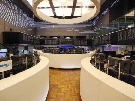 «Απίστευτη Ανάκαμψη: Πώς η Αμερική Εκτόξευσε τα Ευρωπαϊκά Χρηματιστήρια!» «Απίστευτη Ανάκαμψη: Πώς η Αμερική Εκτόξευσε τα Ευρωπαϊκά Χρηματιστήρια!»