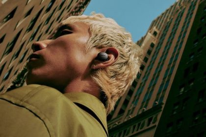 Αυτά τα ισχυρά ακουστικά ακύρωσης θορύβου εξακολουθούν να έχουν ΕΚΠΤΩΣΗ 28% μετά τις χριστουγεννιάτικες εκπτώσεις