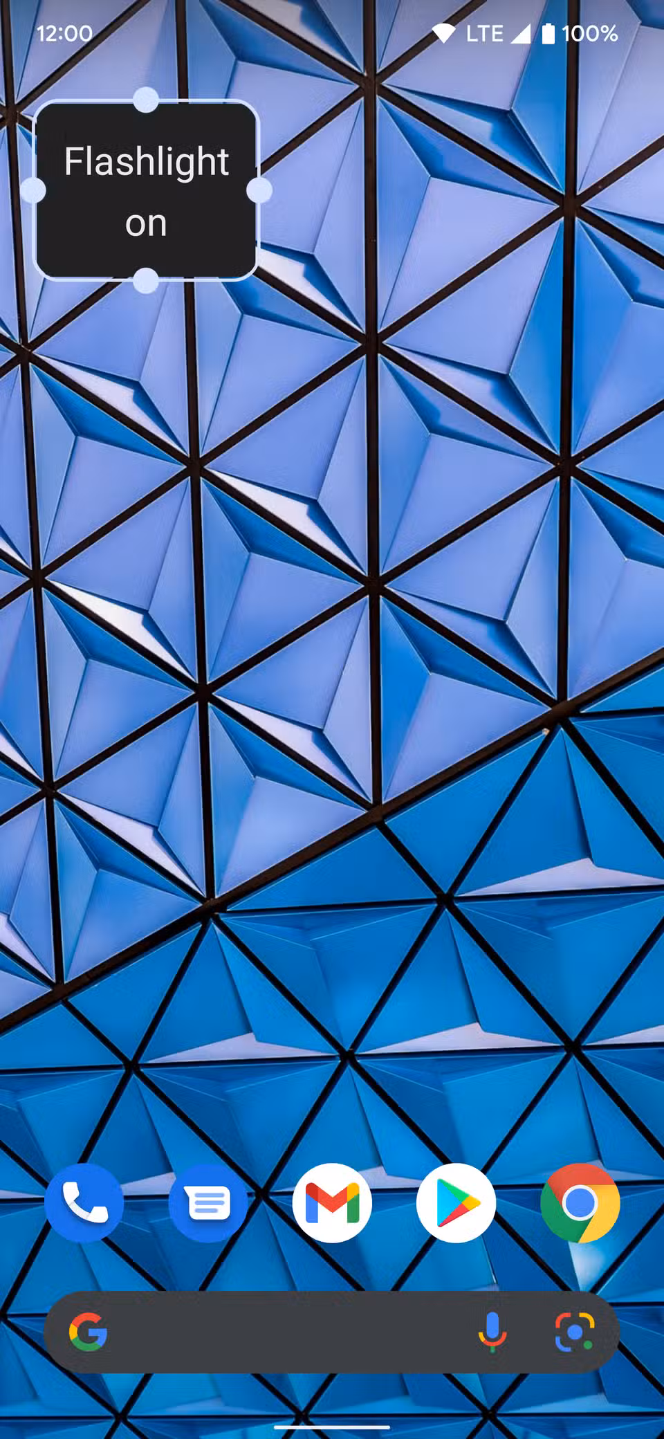 6 ways to turn on the flashlight on your Android phone Adjusting Flashlight action block on Android home screen