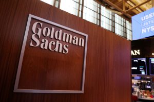 Goldman Sachs: Τα Στοιχειά του Παρελθόντος Την Κυνηγούν! Ποιες Μυστικές Προκλήσεις Κρύβονται Πίσω από την Κρίση;