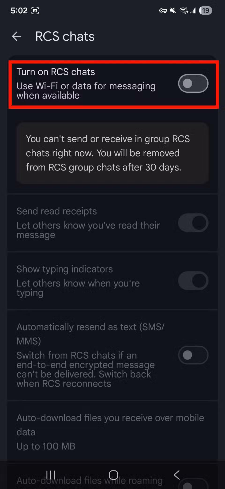 Κόκκινη επισήμανση περιγράμματος ορθογωνίου Ενεργοποίηση εναλλαγής συνομιλιών RCS σε συνομιλίες RCS στο Google Messages
