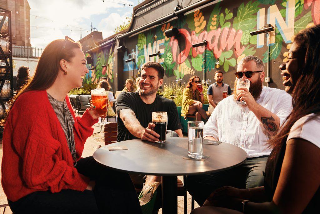 «Diageo: Η Guinness Θριαμβεύει! Ανακαλύψτε το Εντυπωσιακό Νέο Τουριστικό Κέντρο στο Λονδίνο!» «Diageo: Η Guinness Θριαμβεύει! Ανακαλύψτε το Εντυπωσιακό Νέο Τουριστικό Κέντρο στο Λονδίνο!»