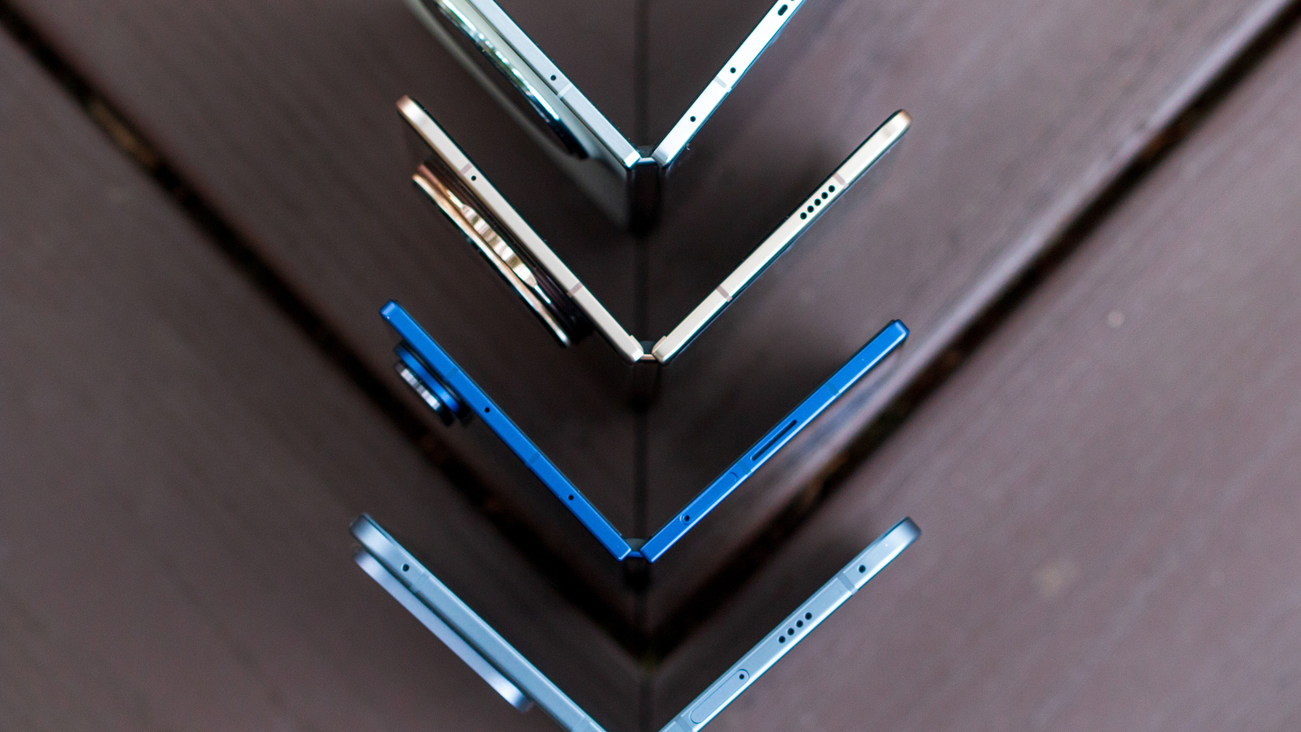 Ανασκόπηση Google Pixel 10 Pro Fold - Top Down πολλών αναδιπλούμενων τηλεφώνων