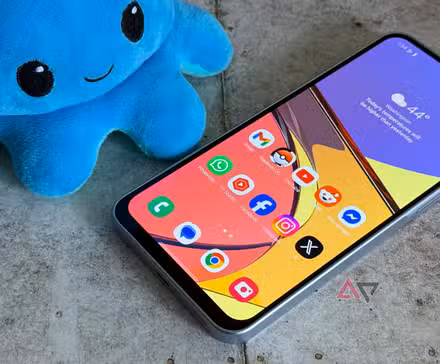 Το Galaxy A16 5G παίρνει το στέμμα ως το τηλέφωνο Android με τις περισσότερες πωλήσεις του τριμήνου Η οθόνη AMOLED του Samsung Galaxy A16 δείχνει την αρχική οθόνη με Pusheen