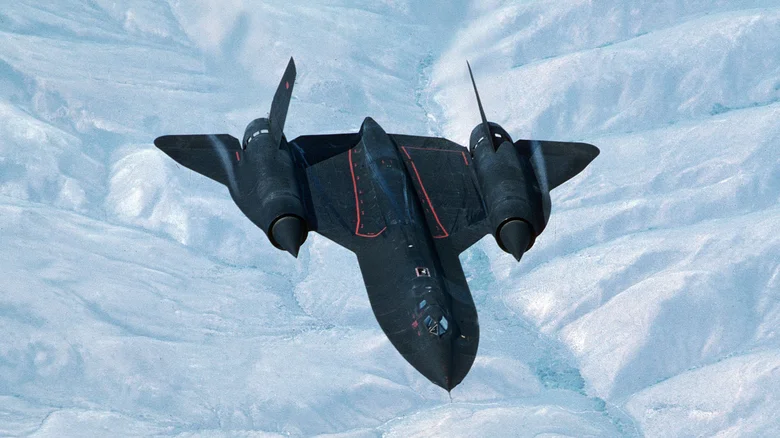 SR-71 Blackbird: Το Μυθικό Αεροσκάφος που Σάρωσε τον Ουρανό με Απίστευτη Ταχύτητα! SR-71 Blackbird: Το Μυθικό Αεροσκάφος που Σάρωσε τον Ουρανό με Απίστευτη Ταχύτητα!