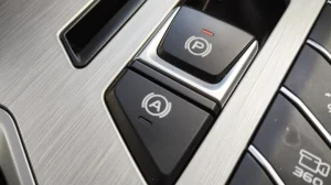 «Ανακαλύψτε γιατί τα αυτοκίνητα εγκαταλείπουν τα παραδοσιακά χειρόφρενα για τη νέα επανάσταση των ηλεκτρονικών!» «Ανακαλύψτε γιατί τα αυτοκίνητα εγκαταλείπουν τα παραδοσιακά χειρόφρενα για τη νέα επανάσταση των ηλεκτρονικών!»