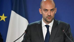 «Σάλος στη Γαλλία! Όλη η αλήθεια για την καταδίκη των κυρώσεων των ΗΠΑ κατά του Μπρετόν!»