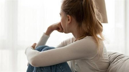 «Προειδοποίηση: Αυτά τα Συμπτώματα Κατάθλιψης στη Μέση Ηλικία Ενδέχεται να σας Οδηγήσουν σε Άνοια!» «Προειδοποίηση: Αυτά τα Συμπτώματα Κατάθλιψης στη Μέση Ηλικία Ενδέχεται να σας Οδηγήσουν σε Άνοια!»