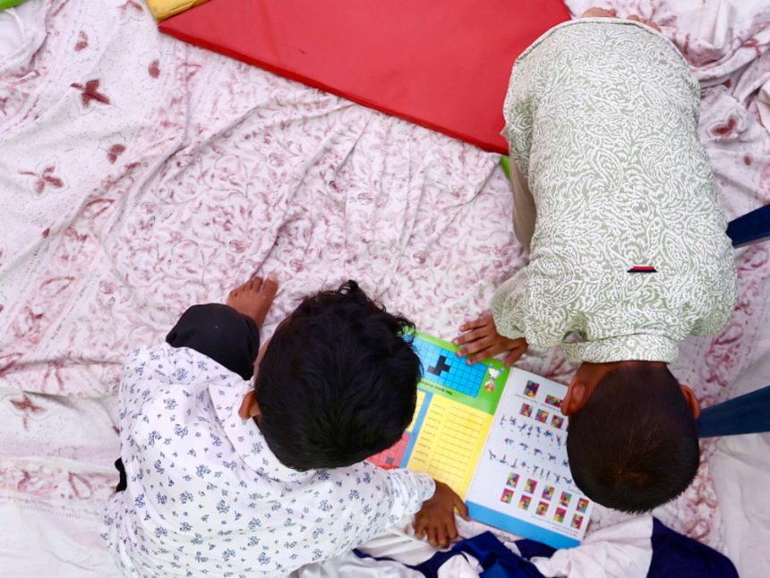 «Ανακαλύψτε πώς τα κοινωνικά ρομπότ αλλάζουν τη ζωή των αυτιστικών παιδιών: Έρευνα-σταθμός αποκαλύπτει απρόσμενες αλήθειες!»