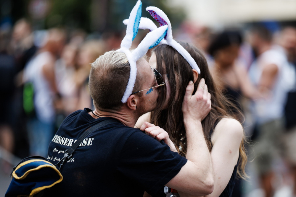 «Απίστευτο! Το πρώτο φιλί δεν ήταν ανθρώπινο και συνέβη πριν 20 εκατ. χρόνια! Ανακαλύψτε γιατί επέζησε μέχρι σήμερα!» «Απίστευτο! Το πρώτο φιλί δεν ήταν ανθρώπινο και συνέβη πριν 20 εκατ. χρόνια! Ανακαλύψτε γιατί επέζησε μέχρι σήμερα!»