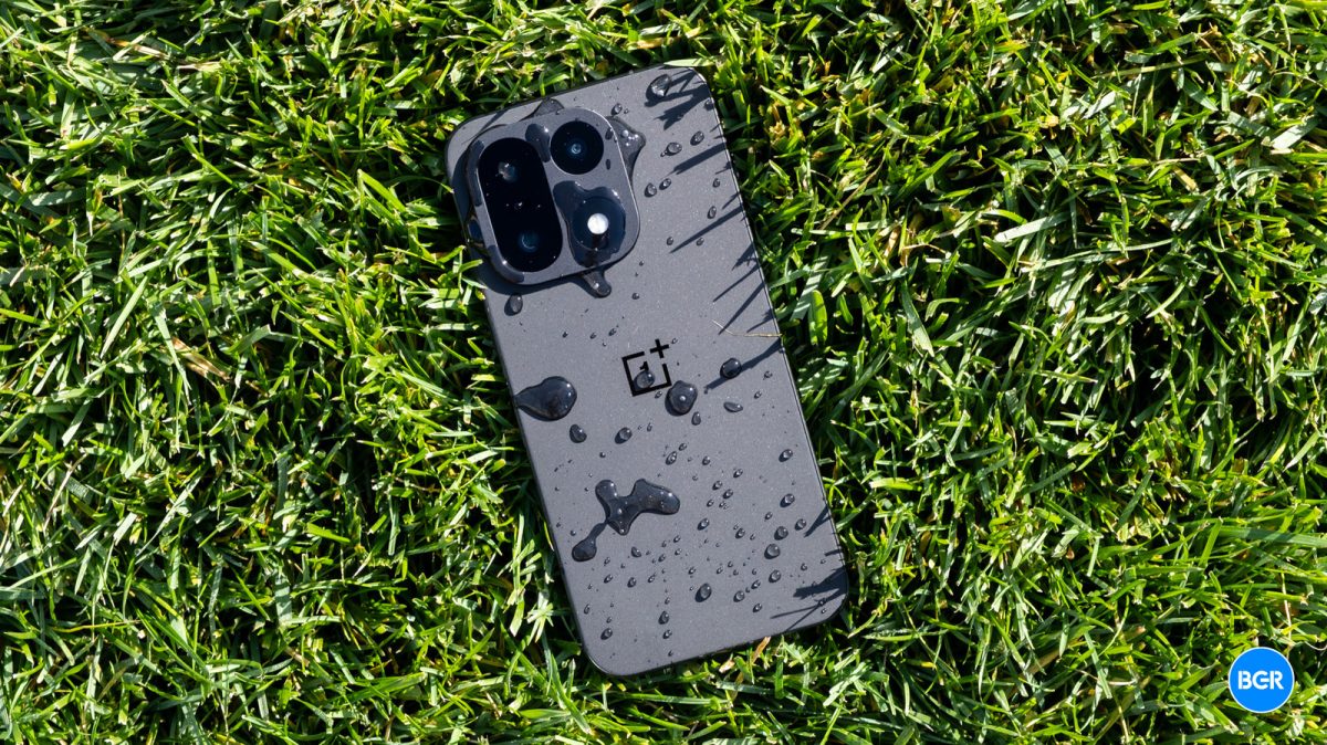 Ένας πρωταθλητής μπαταρίας που συγκρατείται από ένα πράγμα Ένας πρωταθλητής μπαταρίας που συγκρατείται από ένα πράγμα