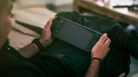 Αυτή η δωρεάν εφαρμογή στέλνει ασύρματα αρχεία από τον υπολογιστή σας στο Steam Deck (ή στο φορητό υπολογιστή σας)