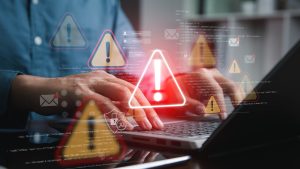 4 τρόποι με τους οποίους οι απατεώνες χρησιμοποιούν την τεχνητή νοημοσύνη για να σας ξεγελάσουν (και πώς να παραμείνετε ασφαλείς)