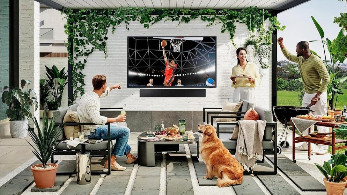 Πείτε αντίο στις τρομερές υπαίθριες τηλεοράσεις με αυτήν την «καταπληκτική» εναλλακτική