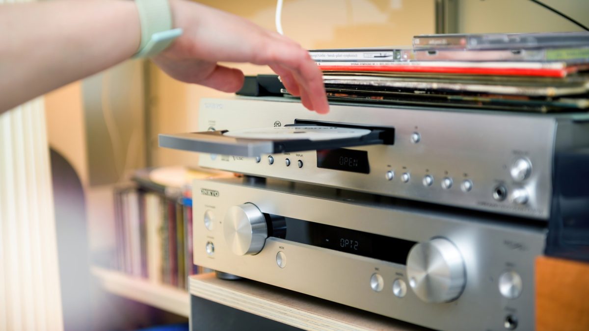 Τα CD στην πραγματικότητα επιστρέφουν