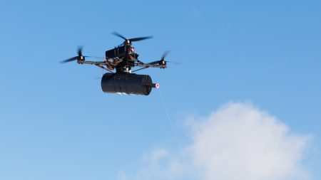 Το FBI απηύθυνε ανοιχτή έκκληση για «άχαλα drones»