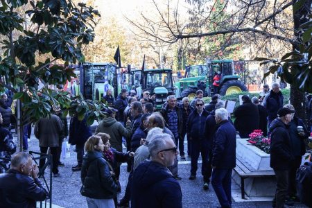 «Αγρότες: Ποιες είναι οι επόμενες κινήσεις-φωτιά μετά τη μυστική σύσκεψη στο μπλόκο της Νίκαιας!»