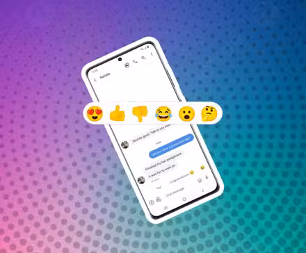 Πώς να μάθετε αν κάποιος διαβάζει τα μηνύματα κειμένου σας στο Android Ένα τηλέφωνο Android που δείχνει μηνύματα κειμένου με μια σειρά από emojis στο προσκήνιο