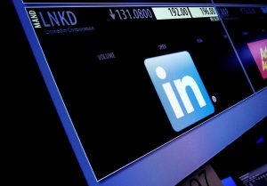 LinkedIn: Πώς ο αλγόριθμος δημιουργεί επανάσταση στην online ταυτότητα και αλλάζει τα δεδομένα του φύλου! LinkedIn: Πώς ο αλγόριθμος δημιουργεί επανάσταση στην online ταυτότητα και αλλάζει τα δεδομένα του φύλου!