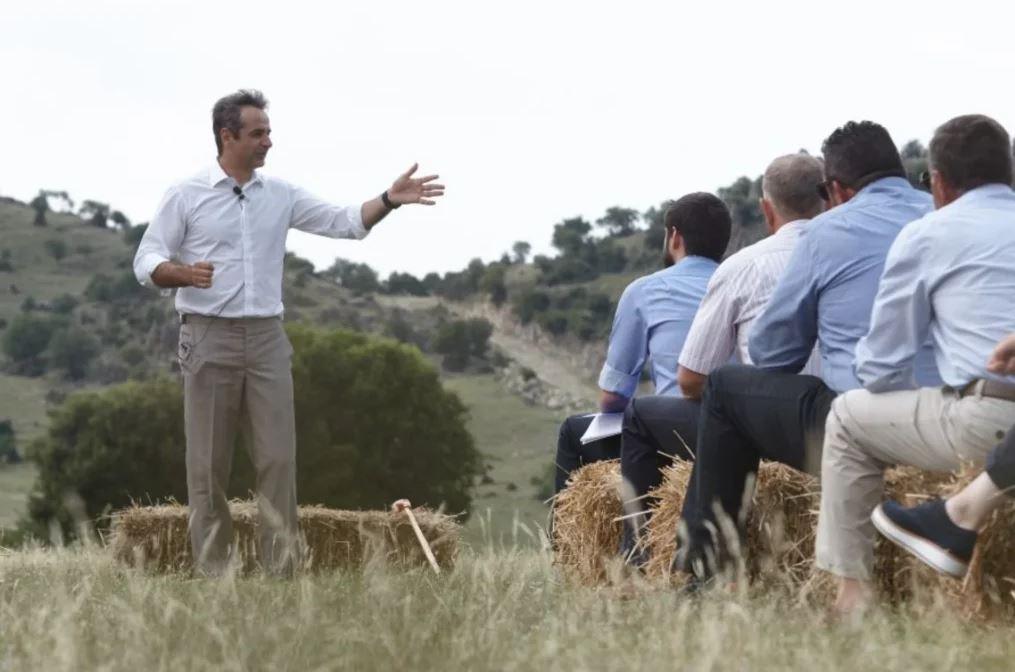 Αγρότες σε απόγνωση: Θέλουν λύσεις, όχι σέλφι με τον πρωθυπουργό! Αγρότες σε απόγνωση: Θέλουν λύσεις, όχι σέλφι με τον πρωθυπουργό!