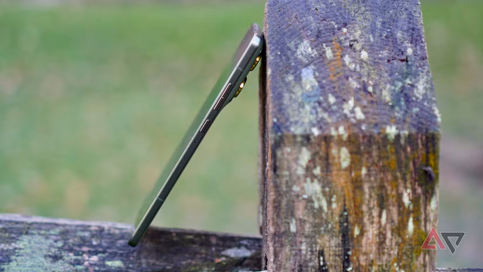 The side of the Motorola Edge 70