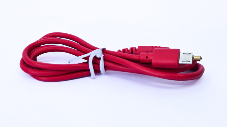 Καλώδιο δεμένο με twist δέσιμο