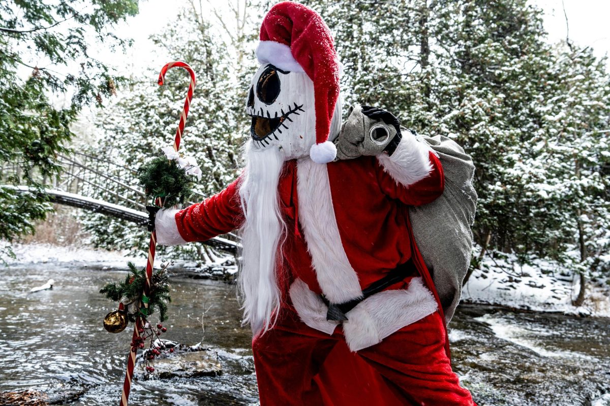 «Μήπως ο υπερβολικός προγραμματισμός των Χριστουγέννων σας κάνει να χάνετε τη μαγεία; Δείτε γιατί!» «Μήπως ο υπερβολικός προγραμματισμός των Χριστουγέννων σας κάνει να χάνετε τη μαγεία; Δείτε γιατί!»