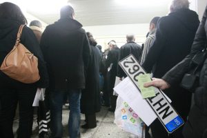 «Ανατρεπτική Αλήθεια: Πότε θα ξαναπάρετε τις πινακίδες σας από τη Δημοτική Αστυνομία Αθηνών;»