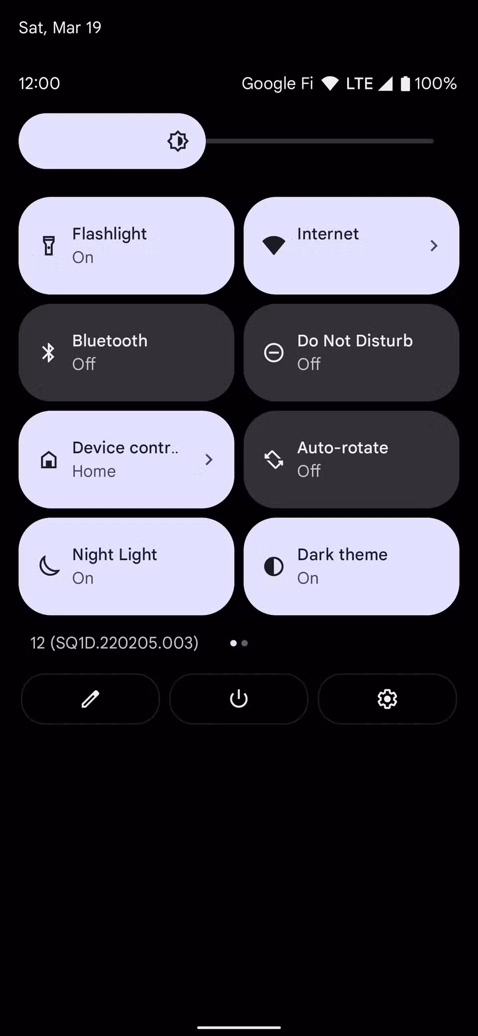 Flashlight tile in Google Pixel Quick Settings