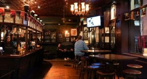 Σάλος στις Βρετανικές Παμπ: Αντεπίθεση κατά των Αυξήσεων Φόρων – Πώς θα Αντιδράσουν!