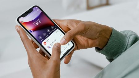 «Revolut: Πώς η εντυπωσιακή της ανάπτυξη το 2025 την καθιστά ακαταμάχητη!»