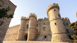 Ανακαλύψτε την Επαναστατική Διαχείριση Τουρισμού που Μεταμορφώνει τη Μεσαιωνική Πόλη της Ρόδου! Ανακαλύψτε την Επαναστατική Διαχείριση Τουρισμού που Μεταμορφώνει τη Μεσαιωνική Πόλη της Ρόδου!